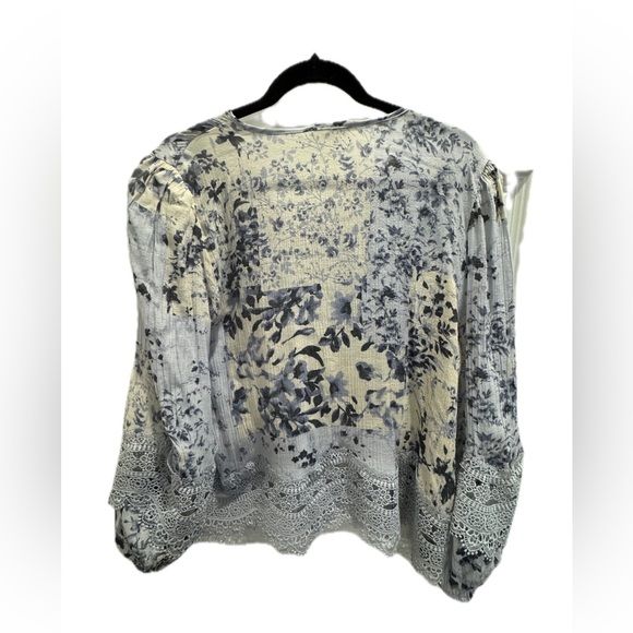 Flint and Moss Floral Lace Trim Women's Top - Picture 4 of 7